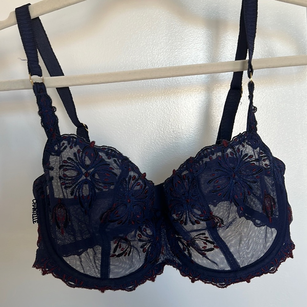 32D Chantelle bra